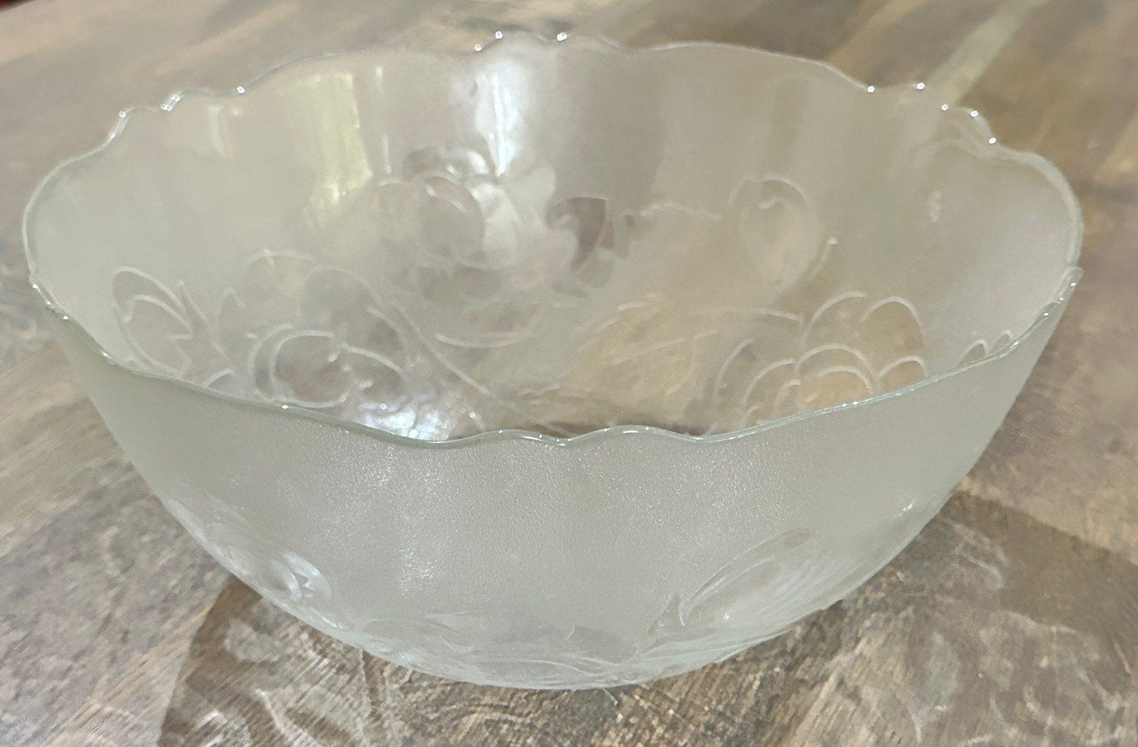 Schalen: Glasschale mit Rosenmuster, Durchmesser ca. 30 cm – Gebraucht aus Auw von beretta1966