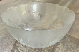 Glasschale mit Rosenmuster, Durchmesser ca. 30 cm
