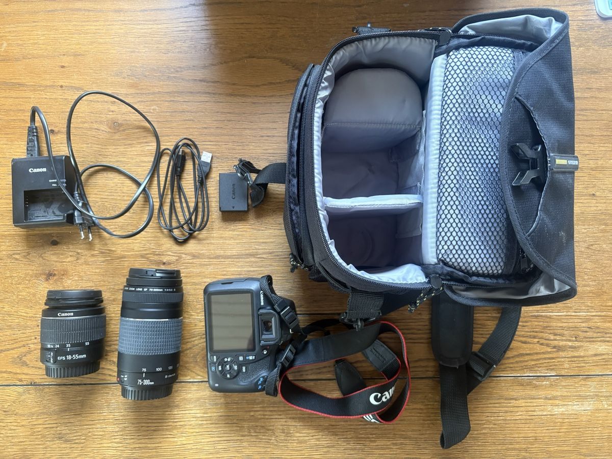 Canon Fotocamera: Canon EOS 1200D Set mit 2 Objektiven, Top Zustand – Usato da St. Gallen venduto da jen_d8zq