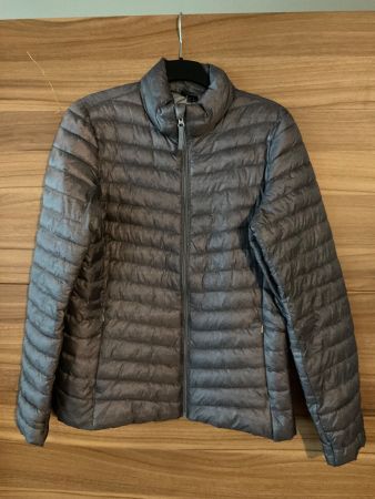 Damen Steppjacke grau Grösse 40,coole Übergangsjacke  🍂💨🍃