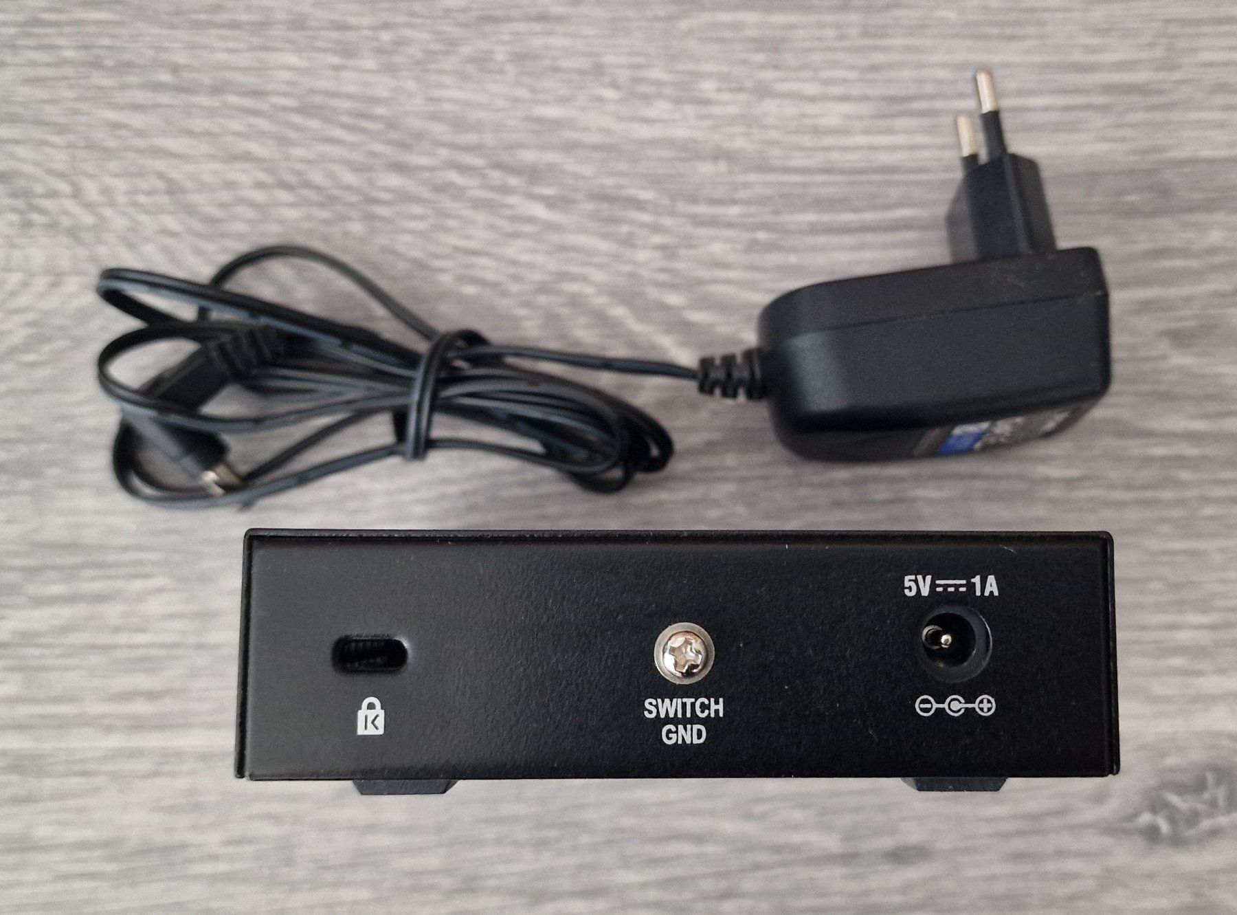 Dlink Hub & Switch: D-Link DGS-105 5-Port Gigabit Switch – Usato da Wetzikon ZH venduto da xellent79 4