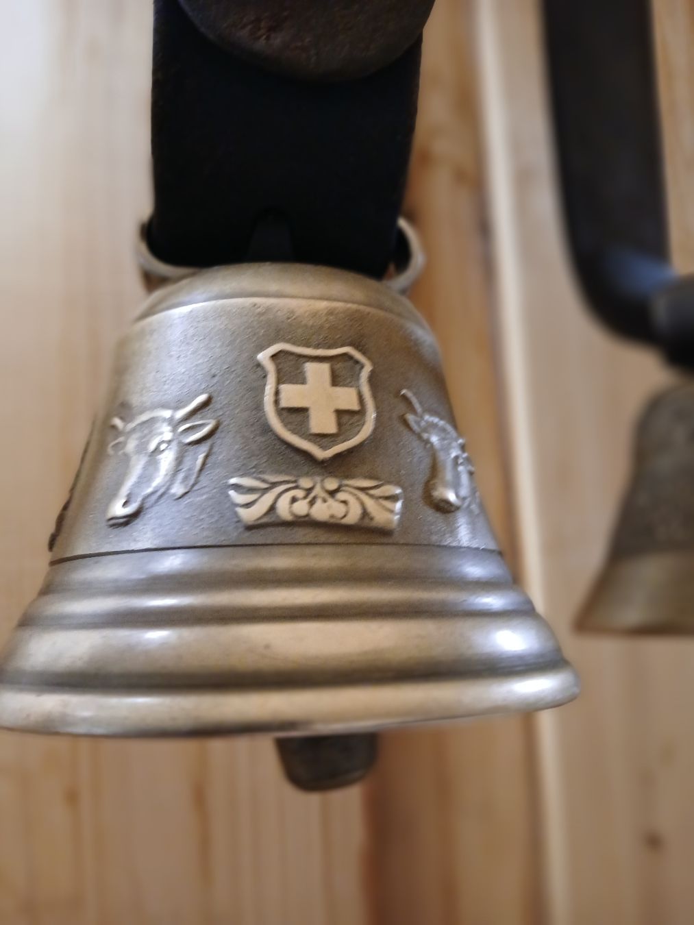 Glocken & Treicheln: 2 Glöggli – Gebraucht aus Guggisberg von dur-gug 1