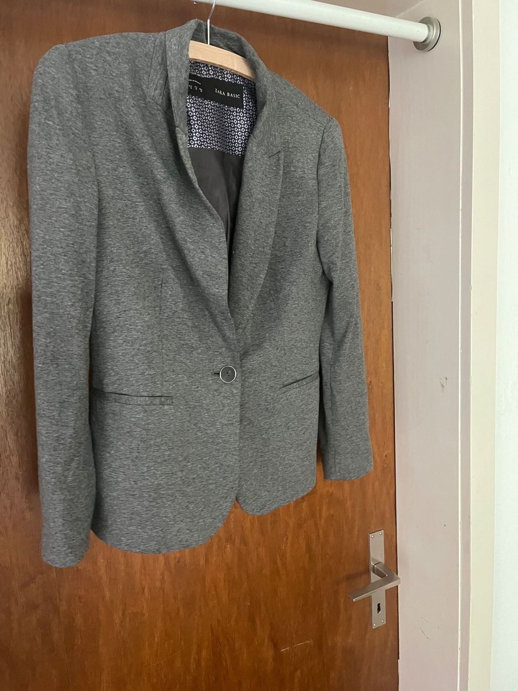 Zara Jacken: Blazer grau von Zara Basic – Gebraucht aus Würenlos von Schnudi10