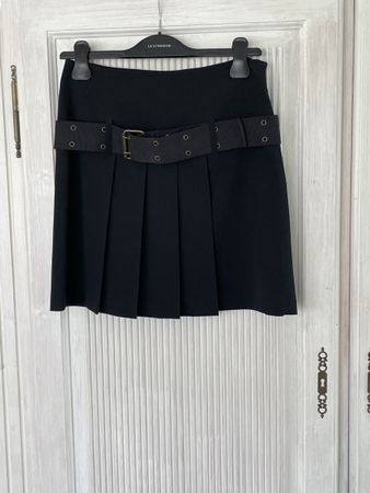 Schwarzer Minirock mit Gürtel, Gr. 36 - Top Zustand!