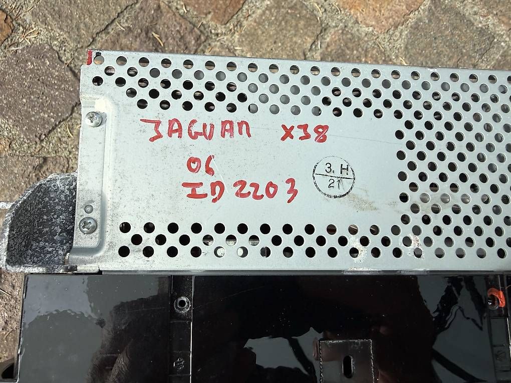 Monitore: Touchscreen Jaguar XJ X350 – Gebraucht aus Biel/Bienne von Fks362880 1