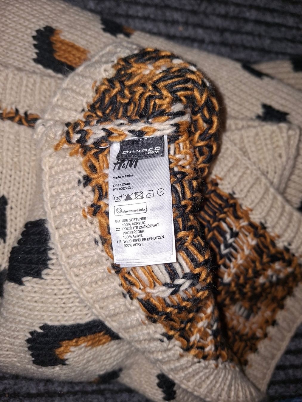 H&M Foulards & écharpes: Rundschal Panterlook – D'occasion à Oberwil/Dägerlen par Dominique1606 1