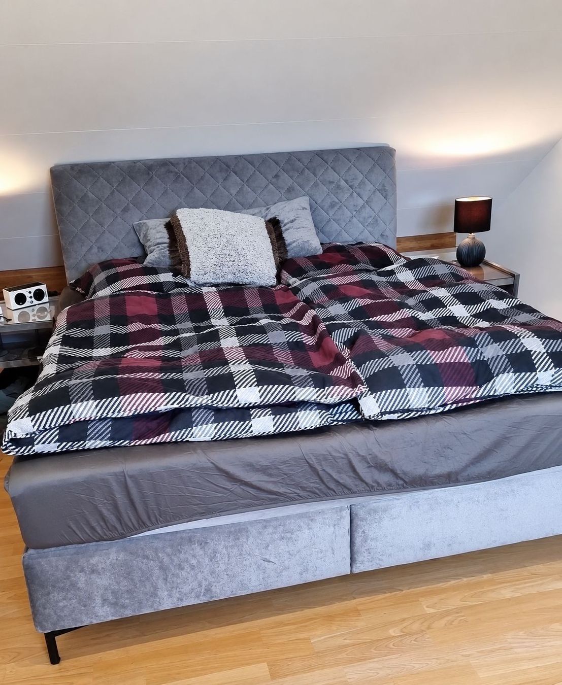 Letti: Sehr bequemes Boxspringbett, grau, 180x200 – Usato da Zürich venduto da fri_m8f5 1