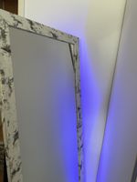 Stand Spiegel schwarz und weiss