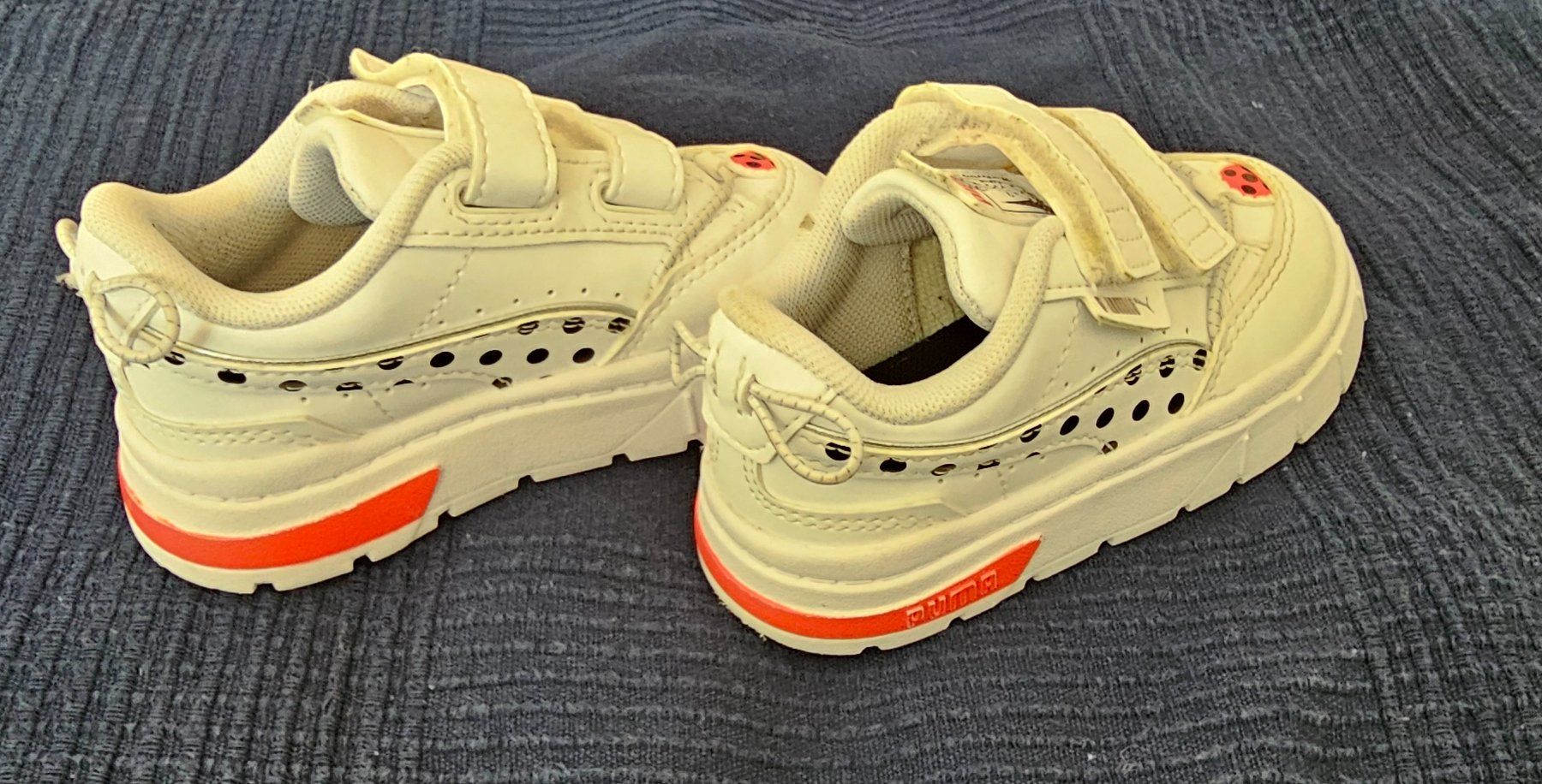 Puma Scarpe per ragazzi: Chaussures Puma Miraculous bébé blanches, pointure 22 – Usato da Biel/Bienne venduto da Djdreamx 2