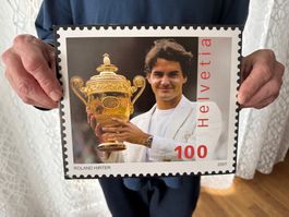 Werbetafel Roger Federer Tennis Postschalter