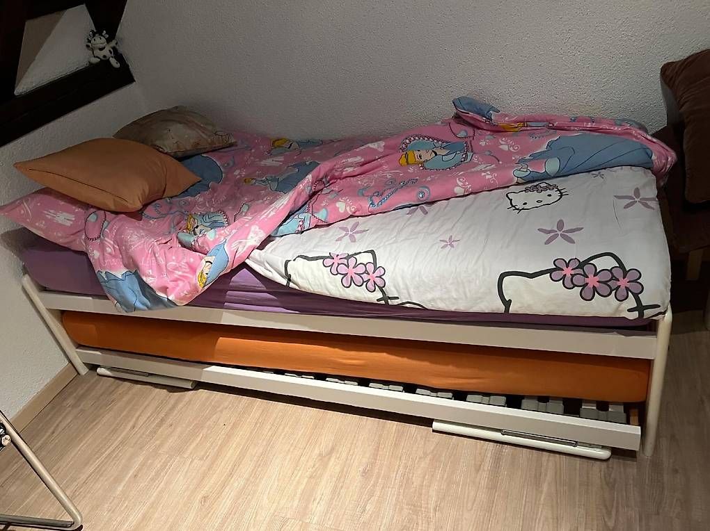 Lits: Ausziehbares Bett – D'occasion à Grabs par kaleks