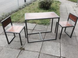 Tisch und 2 Stühle im Industrielook, Neupreis 890.-