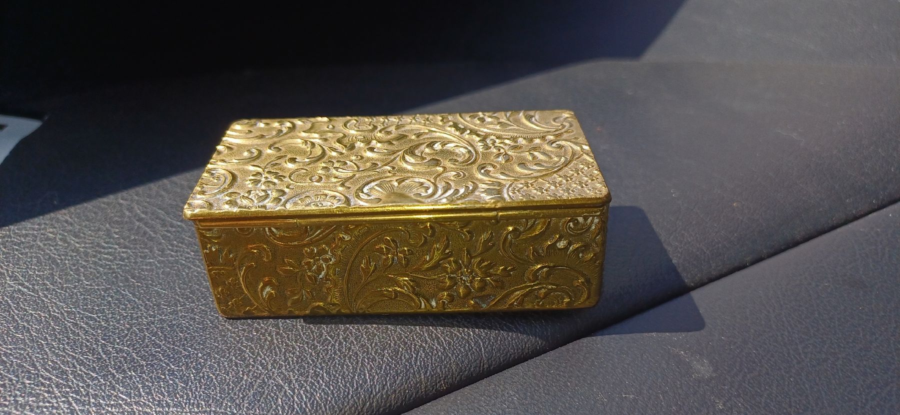 Pots: Kleine Briefmarken Schatulle – D'occasion à Flawil par Naphtali