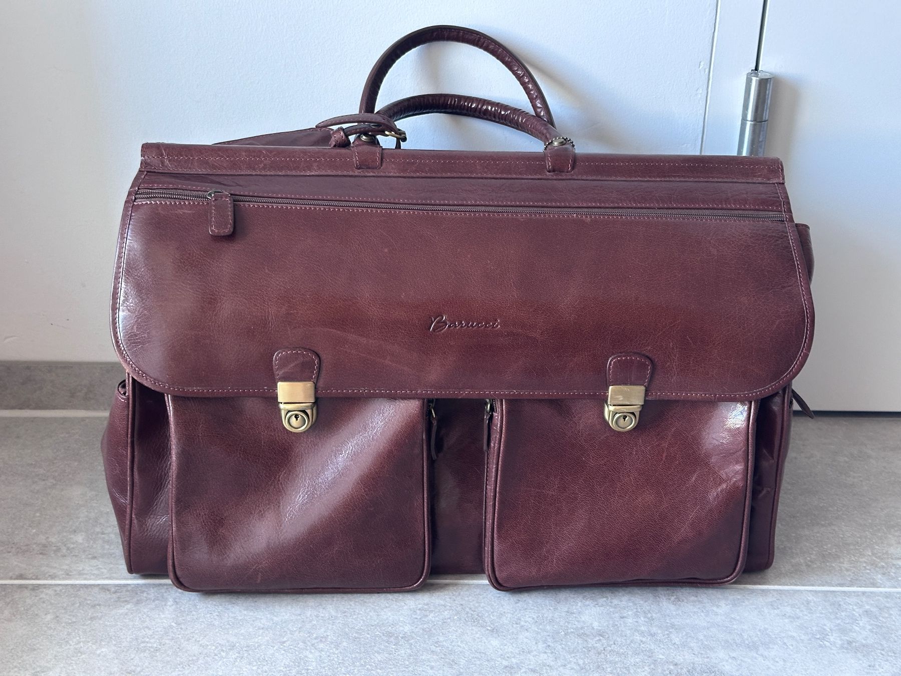 Taschen: Reise-Tasche aus Leder - neuwertig – Neu (gemäss Beschreibung) aus Berg SG von elcapitan02