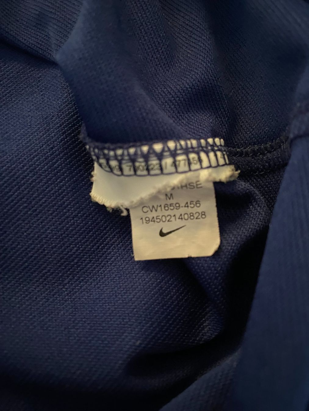 Nike Maillots de corps & Pantalons: Pull d’entraînement du FC Barcelone Taille M – D'occasion à Rossemaison par Carduelis 3