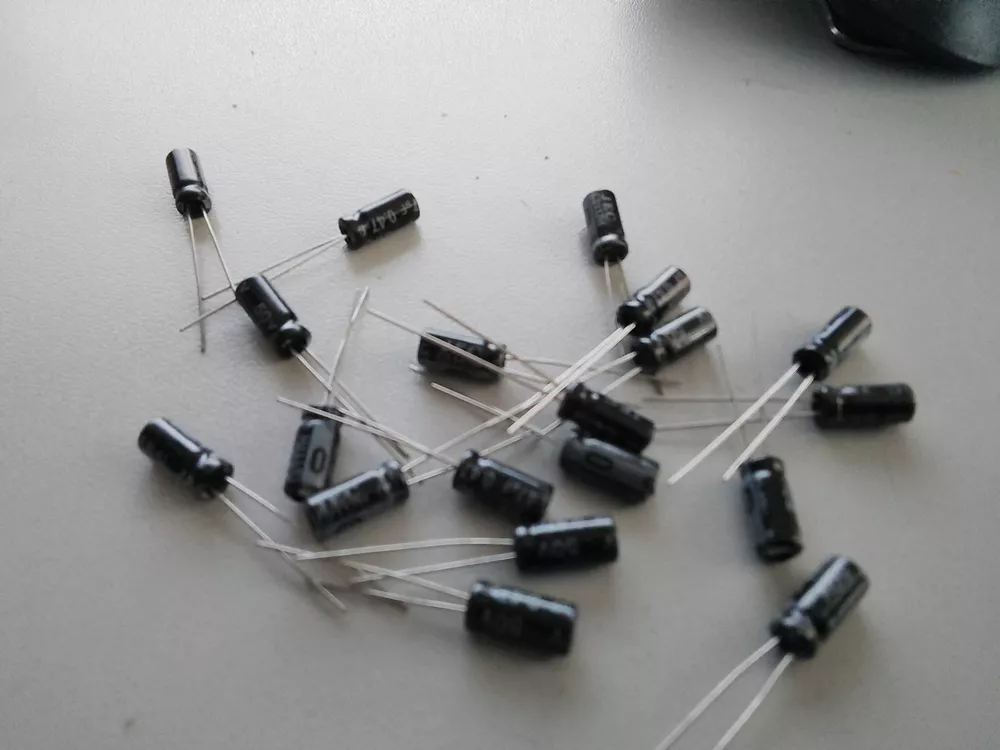 Produktbild von 2 Stück 50uF 150V Axial-Elektrolytkondensator – Vintage, Blau, Getestet Für GI-Verstärker
