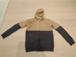 Sehr schöne Alive Kapuzen Strickjacke Gr. 134/140 Bueb.