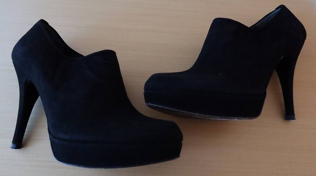 Stuart Weitzman Scarpe da donna: Ancleboot Stuart Weitzmann 37,5 schwarz Wildleder - Top – Usato da Langendorf venduto da winterjasmin 4