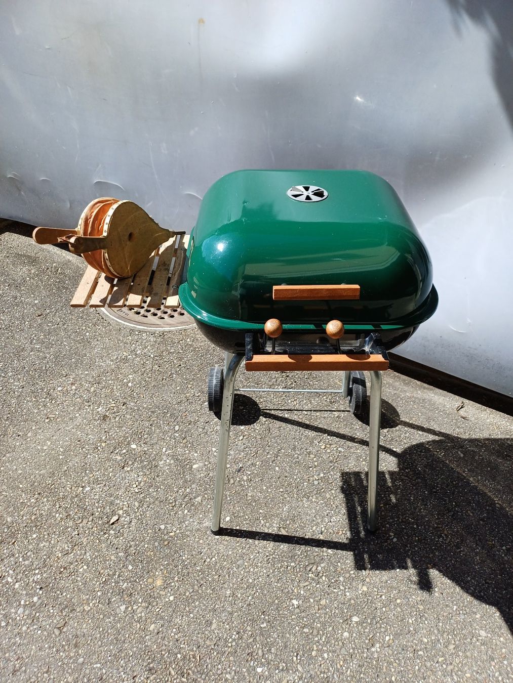 Griglie: Grill Holzkohle MECO – Usato da Rüegsbach venduto da Urs9990