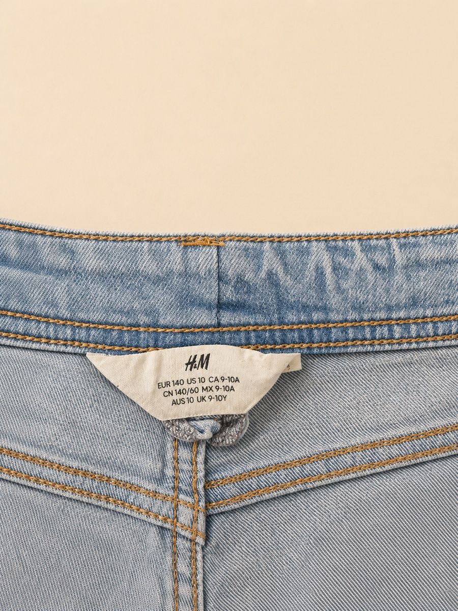 H&M Pantalons: SHORT EN JEAN ORNÉ DE STRASS – Neuf (Voir description) à Lausanne par mar_6snp 2