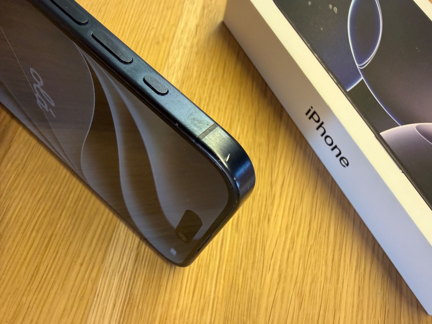 Apple Telefoni cellulari / Smartphones: iPhone 15 Pro 256 Titan Schwarz – Usato da Wädenswil venduto da Thut001 4