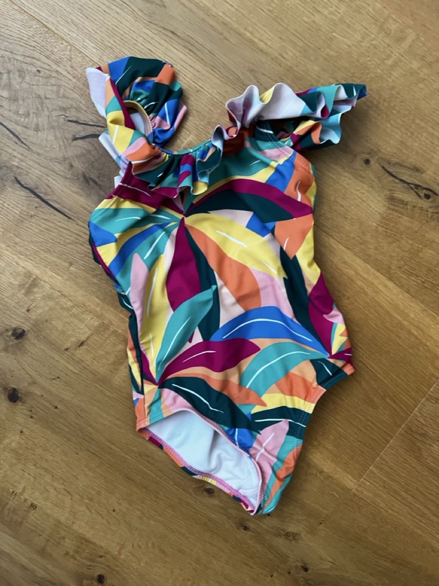 Costumi da bagno & Bikini: Badeanzug Kinder Blumenmuster Grösse 104 gebraucht – Usato da Recherswil venduto da ch0_y9gb