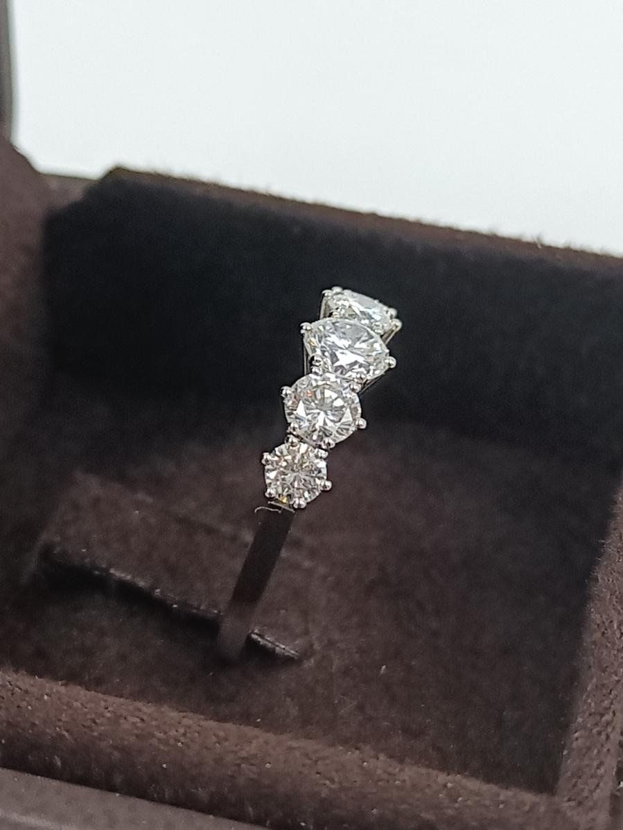 Ringe: FUNKELNDER DIAMANTRING IN 750 WEISSGOLD – Gebraucht aus Luzern von EdiGem 5