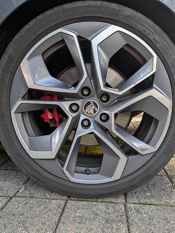 Skoda Pneumatici & Ruote complete: Roues complètes de Skoda Octavia RS – Usato da Neuchâtel venduto da DD_ 3