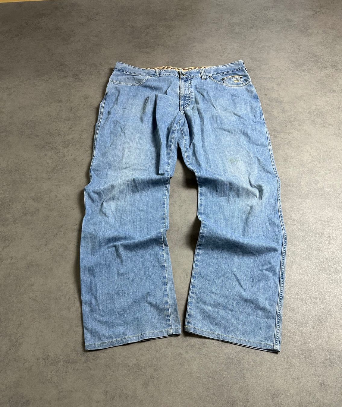 Jeans: Burberry Jeans Grösse M – Gebraucht aus Wolfhalden von GodzillaArchive