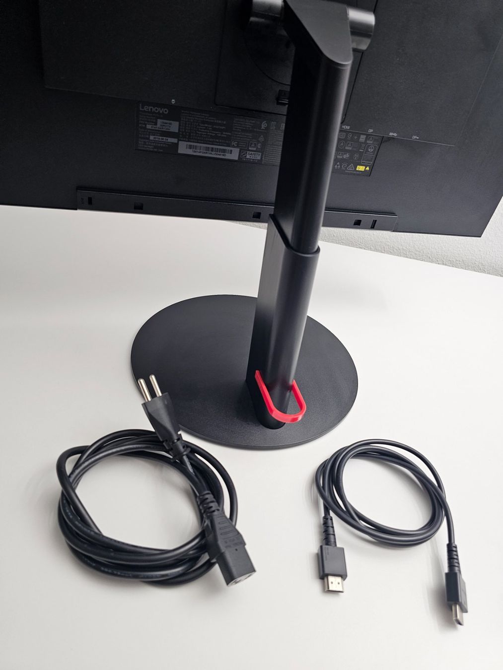 Lenovo Ecrans: Lenovo ThinkVision USB-C Monitor – Neuf (Voir description) à Wettingen par bestrox 2