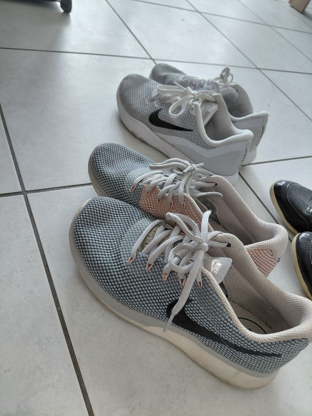 Scarpe da donna: Nike Schuhe Grösse 38 – Usato da St. Niklaus VS venduto da sportler60