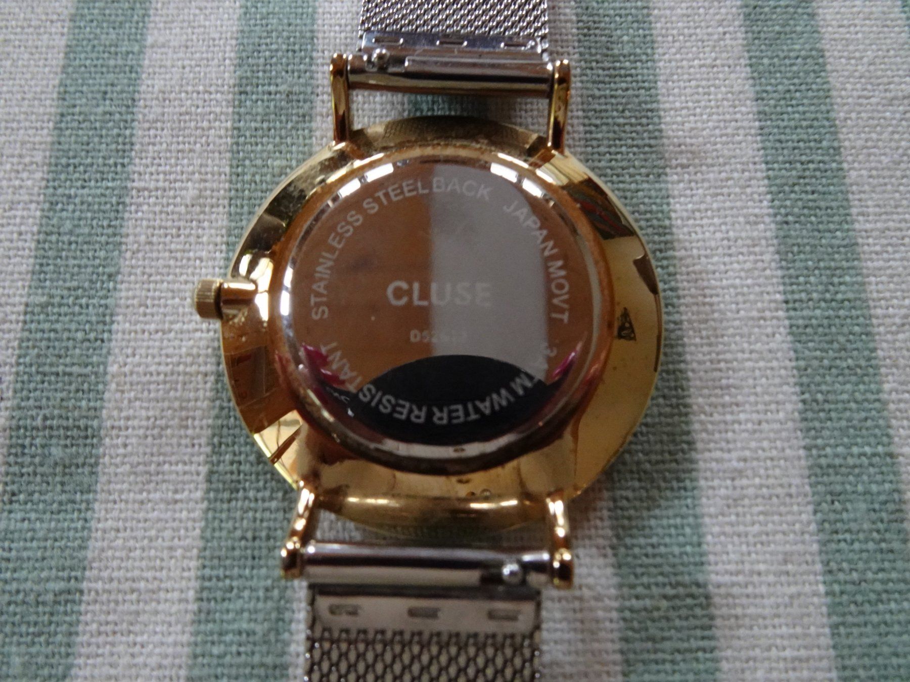 Cluse Orologi: Cluse Damen Armbanduhr silber-gold mit Etui - 425208 – Usato da Küssnacht am Rigi venduto da Good4Deckeli 5