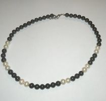 Traumhafte Mallorca Perlenkette, Hämatit 44cm
