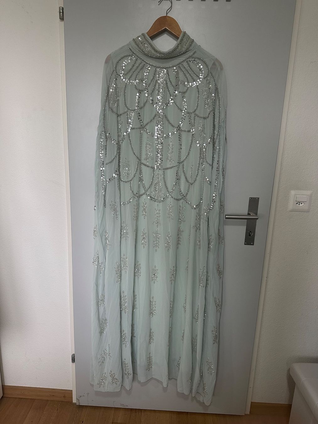 Vestiti: Robe soirée neuf jamais utilisé taille M – Nuovo e nell'imballaggio originale da Biel/Bienne venduto da orange1