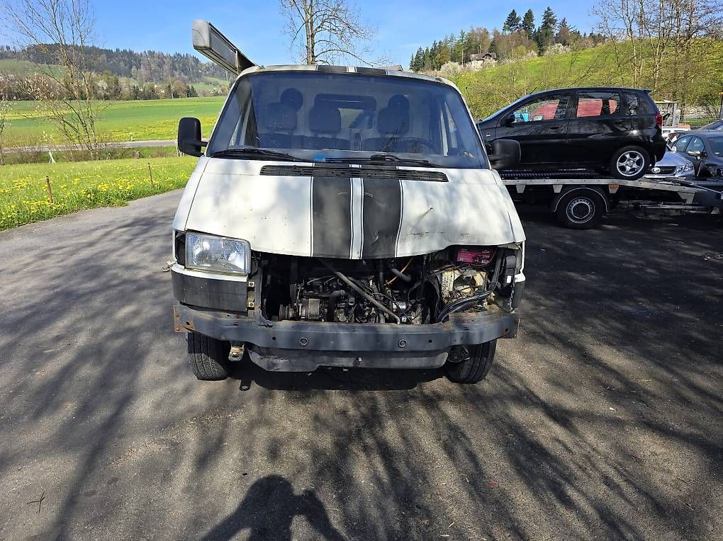 Tutti pezzi di ricambio auto: VW T4 Ersatzteile  – Usato da Udligenswil venduto da Sch2s 4