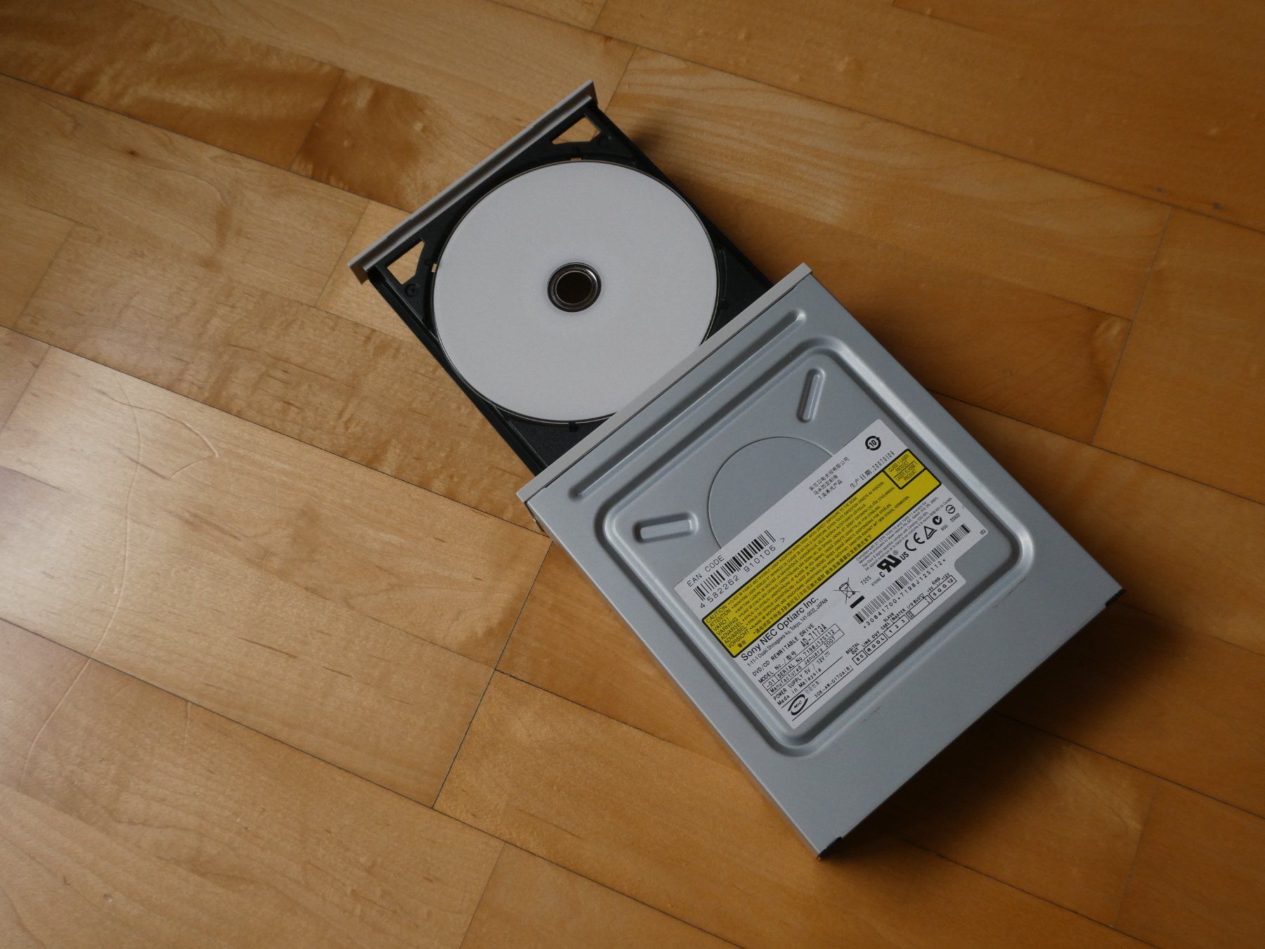 Docking station: CD Laufwerk mit Dockingstation – Usato da Muntelier venduto da Rwc 1