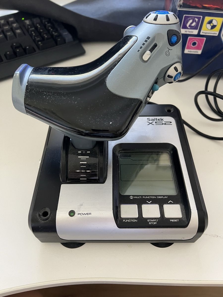 Saitek Controller: Joystick Flight Control System Saitek X52 – Gebraucht aus Kriens von  1
