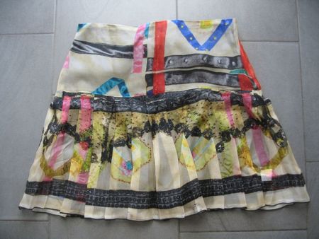Louise Della belle jupe en taille 42CH!