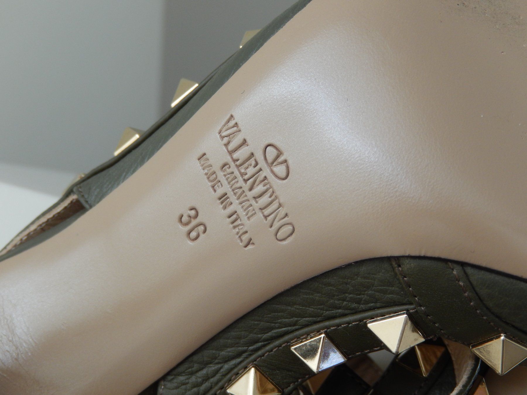 Valentino Scarpe da donna: Orig. VALENTINO Rockstud Pumps Gr. 36 kh – Usato da Tuggen venduto da vivira 6