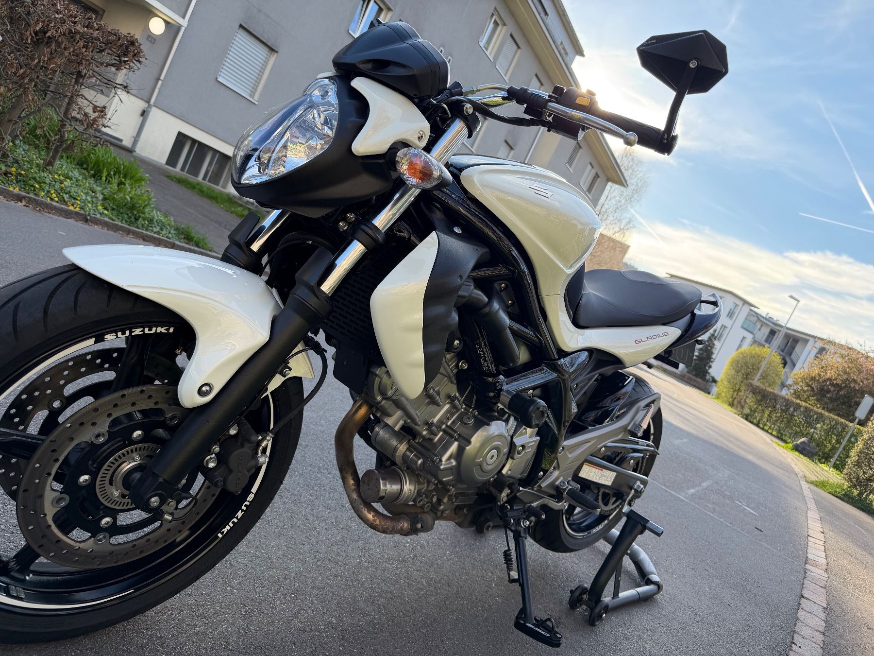 Suzuki Strada: Suzuki SFV 650 A Gladius Top Zustand – Usato da Dietikon venduto da W.Doctor 8