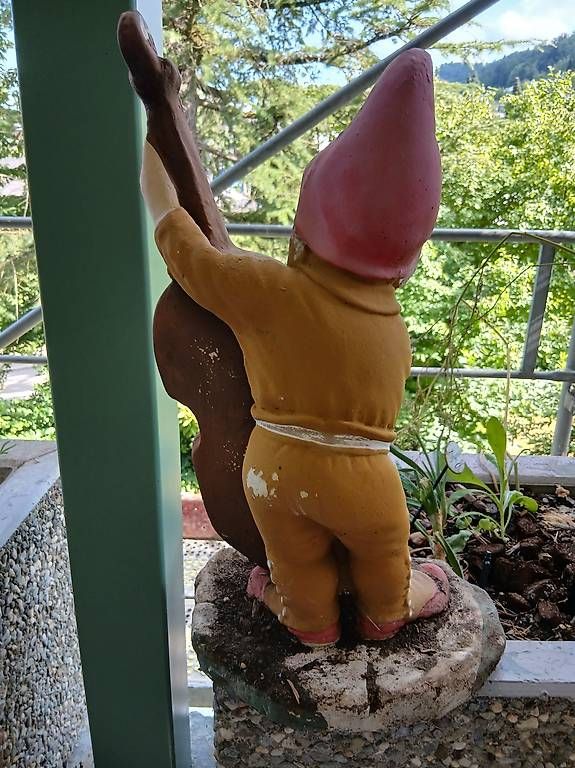 Statuette: Gartenzwerg mit Kontrabass – Usato da Langnau am Albis venduto da Alhambra1976 2