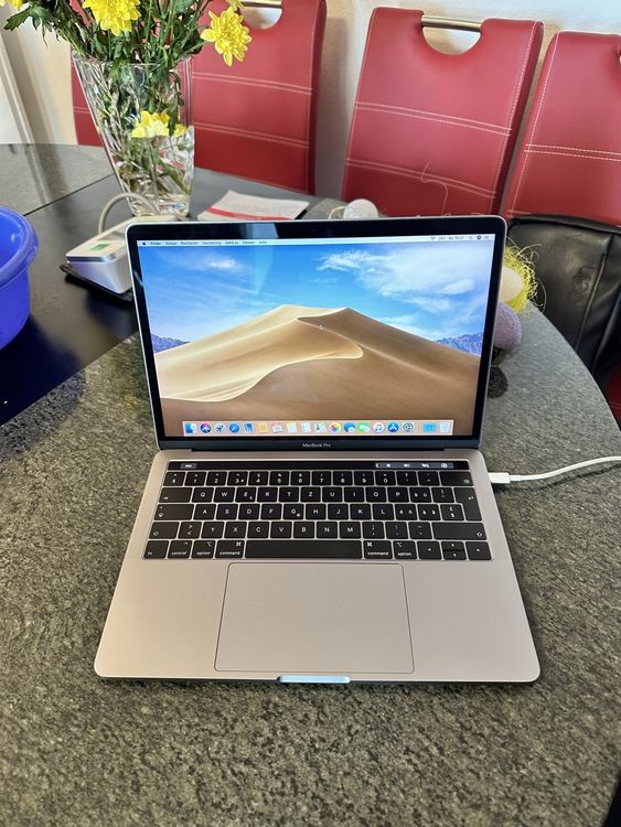 Macbook Pro 2018 mit Touch Bar und Touch ID (Top Zustand) Kaufen auf Ricardo