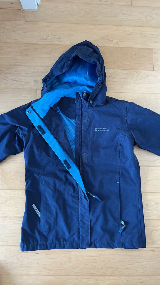 Jacken & Mäntel: Mountain Warehouse Kinder Jacke, Grösse ca. 150, neu – Neu (gemäss Beschreibung) aus Flawil von savoypremium