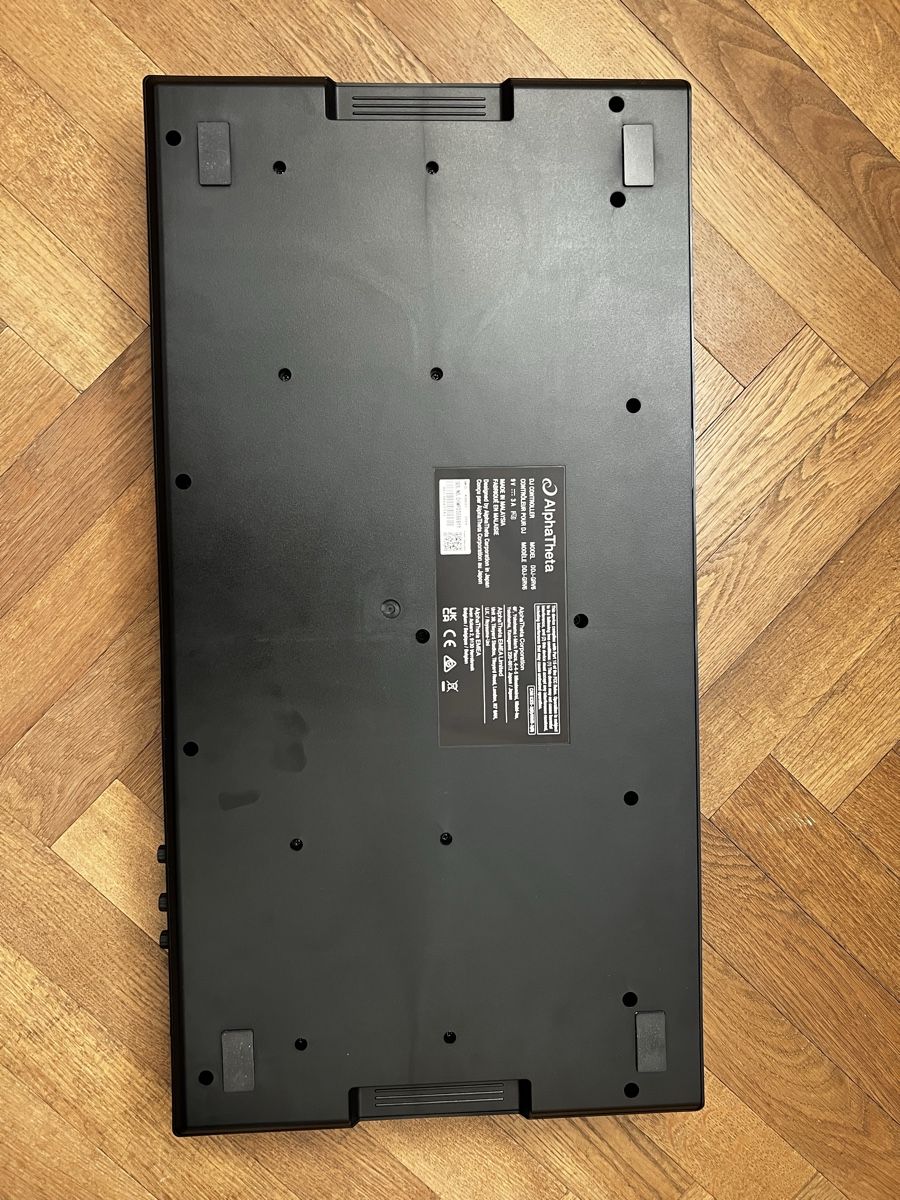 Pioneer Platines de mixage: Alphateta DDJ GRV6 + Decksaver – Neuf (Voir description) à Fribourg par cle_8t89 6