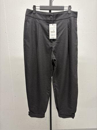 Zara Stoffhose Bundfaltenhose Gr. L grau Joggpants