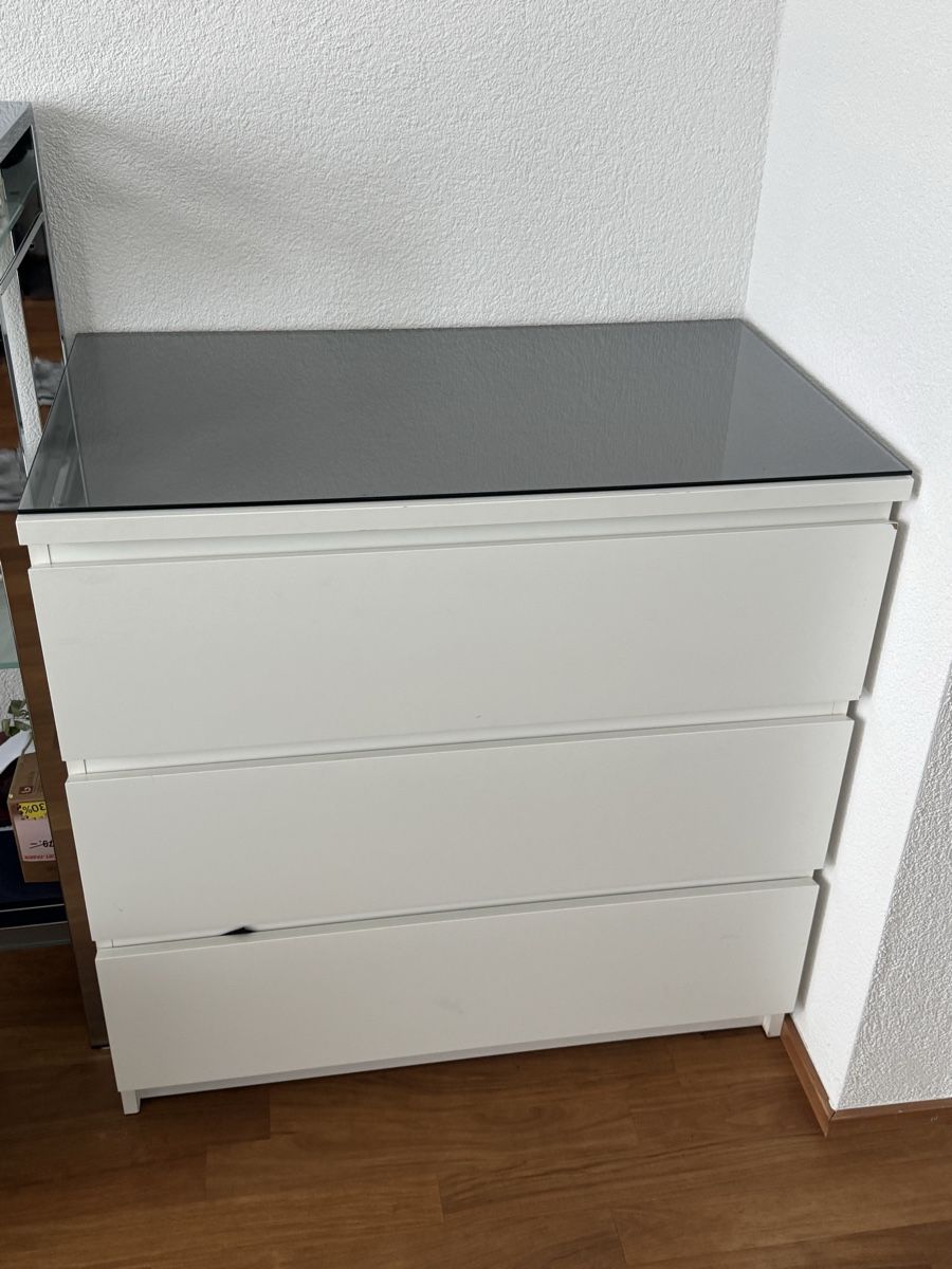 Cassettiere: Weiss Kommode mit Glasplatte, 3 Schubladen 1CHF!!! – Usato da Fehraltorf venduto da oli_5cf6 1