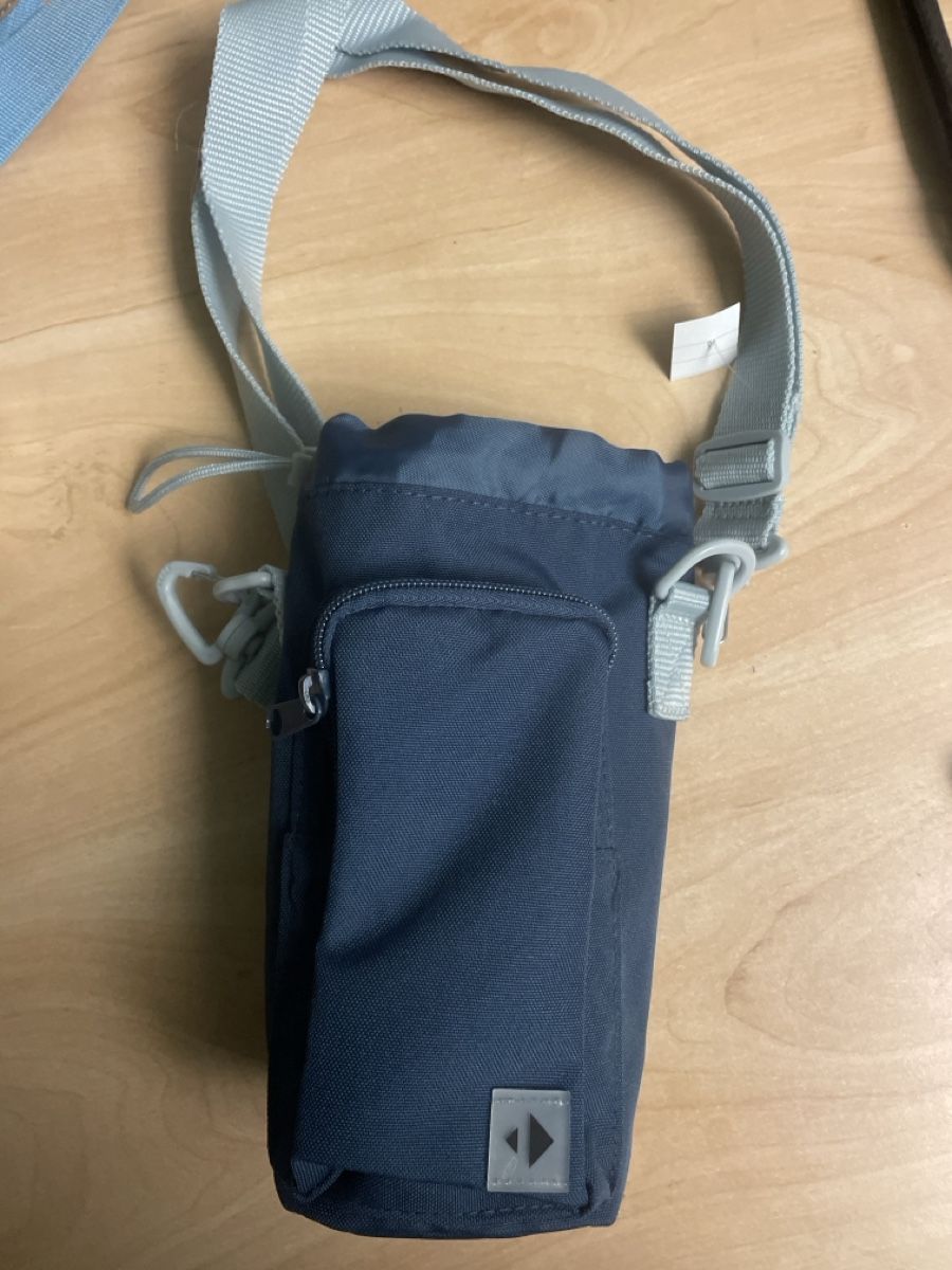Sacs: Tasche blau mit Schultergurt neu – Neuf avec emballage d'origine à Obergerlafingen par cabo4