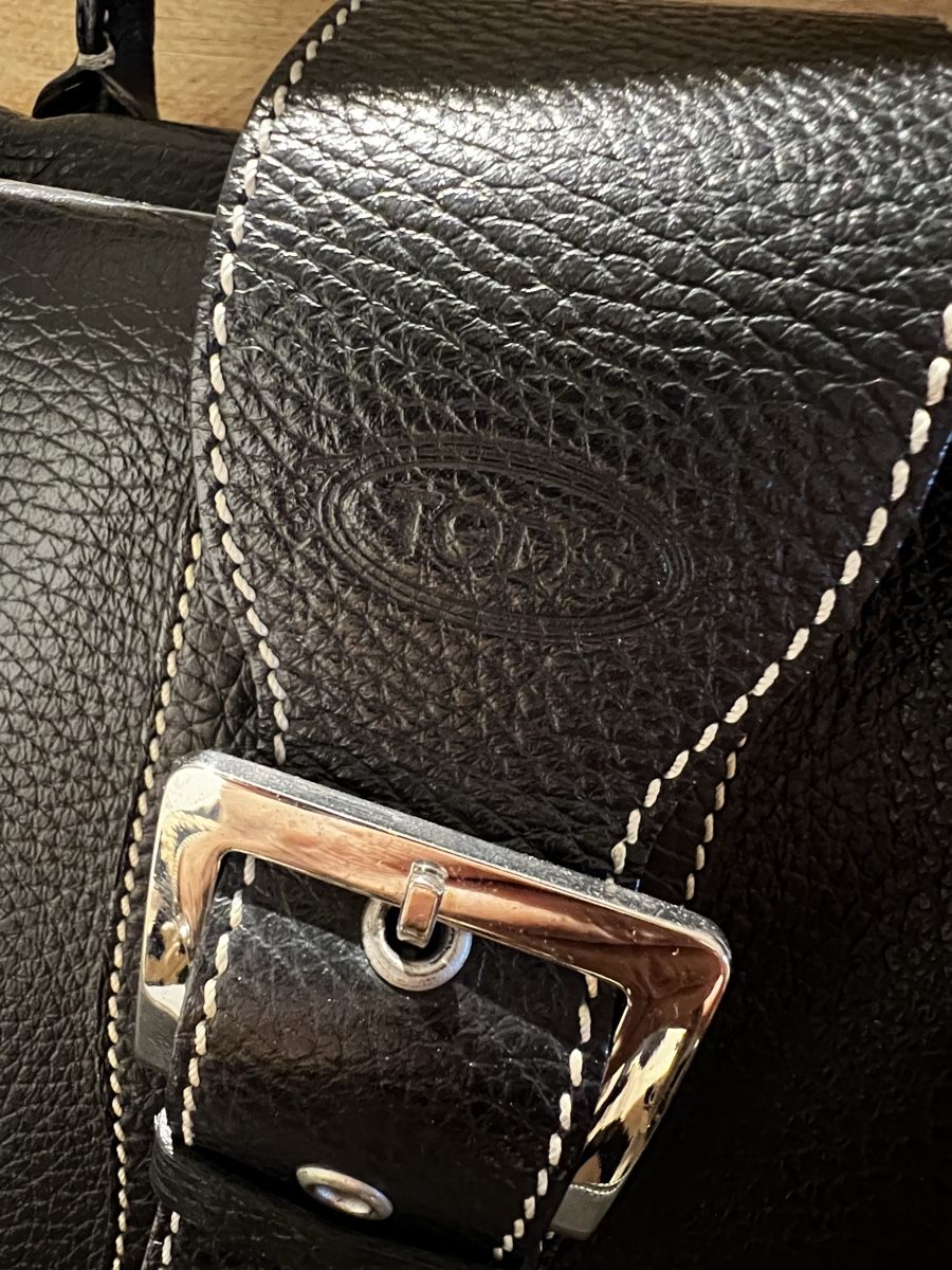 Tod'S Sacs femmes: Echte Tods Handtasche in Leder, schwarz – D'occasion à Ernetschwil par Luwen70 1