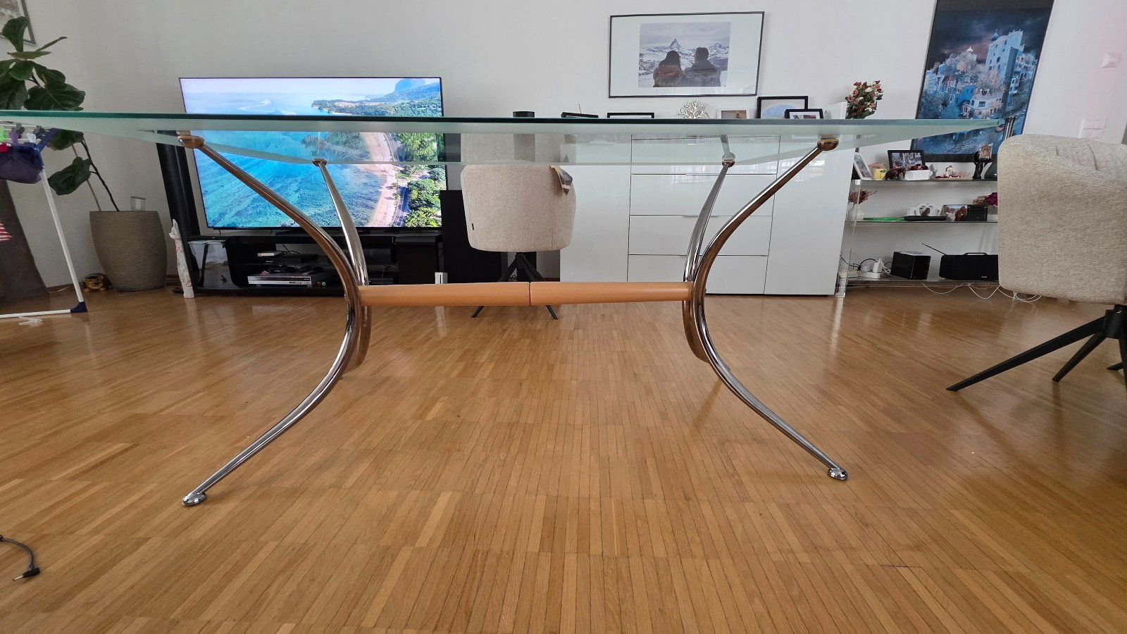 Tischset: Eleganter Glastisch mit 4 Stühlen – Gebraucht aus Chur von rogermathis 1