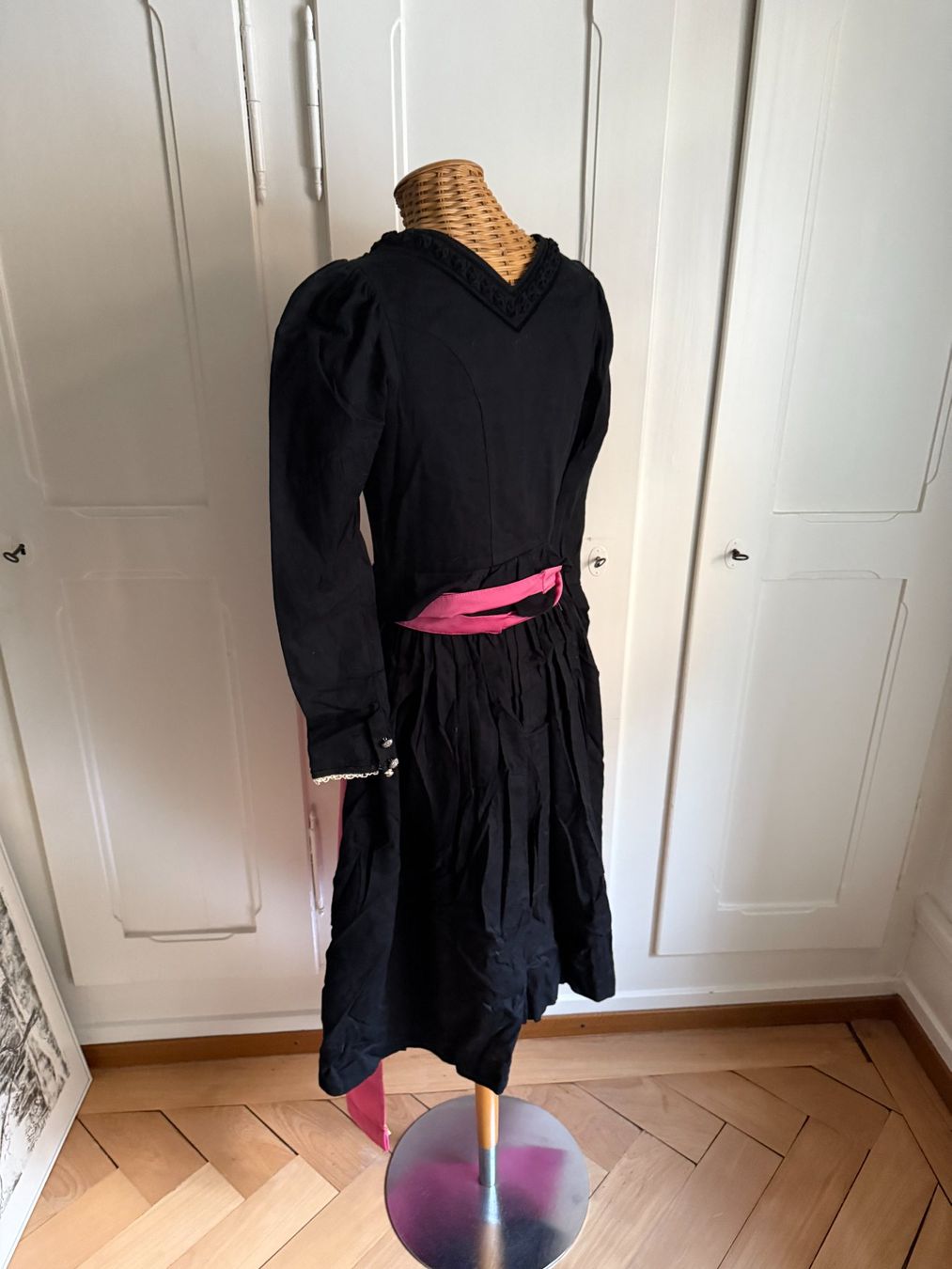 Vestiti: CHIEMSEER DIRNDL & TRACHT - Dirndl schwarz M – Usato da Zürich venduto da Diazaio 3